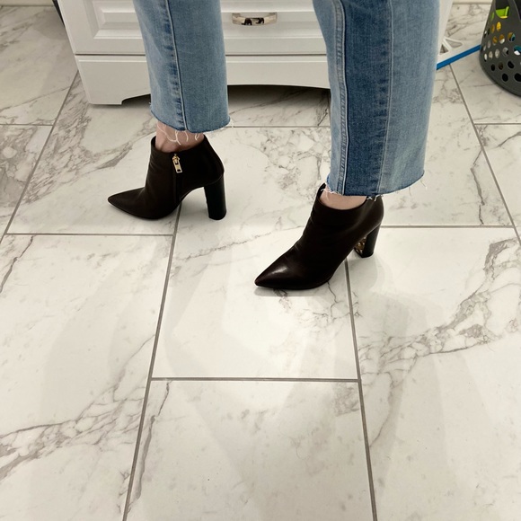 Burberry "Bamburgh" brown leather ankle booties - Picture 12 of 13